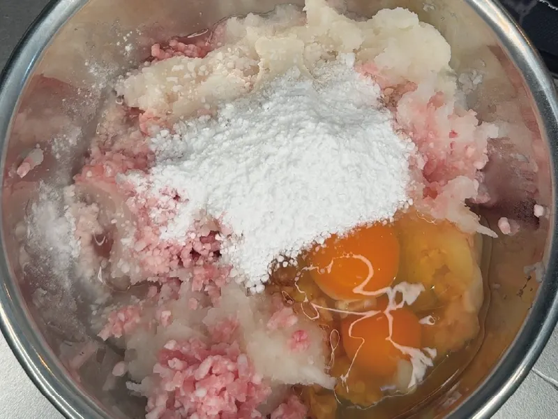 材料を混ぜる